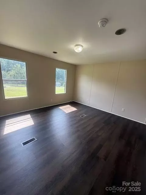 Living - 5587 Doe Ct, Morganton, NC 28655 photo 7 of 7