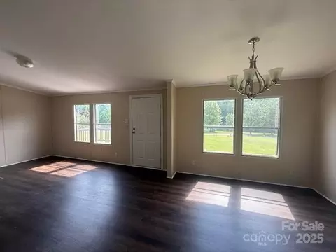 Living - 5587 Doe Ct, Morganton, NC 28655 photo 2 of 7