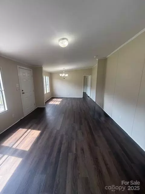 Living - 5587 Doe Ct, Morganton, NC 28655 photo 4 of 7
