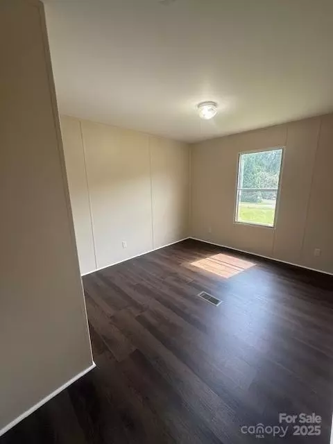 Bedroom - 5587 Doe Ct, Morganton, NC 28655 photo 2 of 3