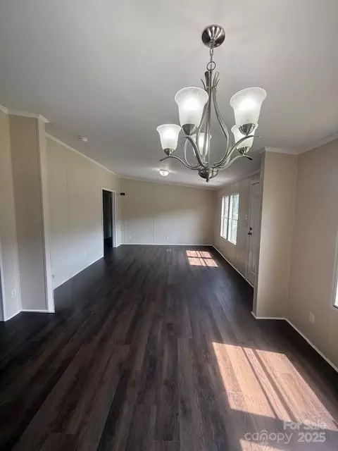 Living - 5587 Doe Ct, Morganton, NC 28655 photo 3 of 7
