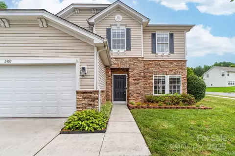 2406 Harwood Hills Ln, Charlotte, NC 28214