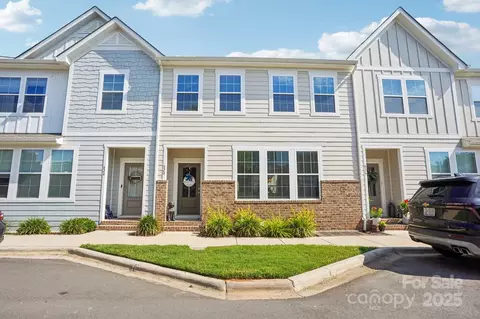 620 Amalfi Dr, Davidson, NC 28036