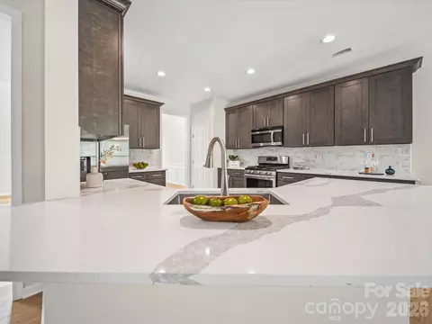 1022 Canopy Dr, Indian Trail, NC 28079
