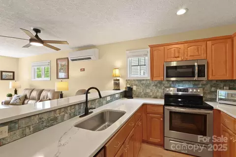 143 Hawks Peak Ln, Seven Devils, NC 28604 photo 15
