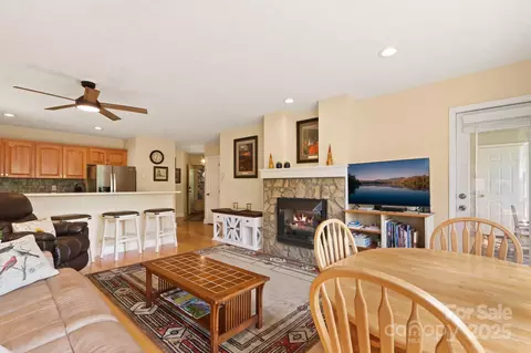 143 Hawks Peak Ln, Seven Devils, NC 28604 photo 8