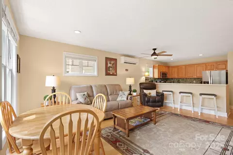 143 Hawks Peak Ln, Seven Devils, NC 28604 photo 9