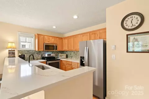 143 Hawks Peak Ln, Seven Devils, NC 28604 photo 17