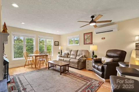 143 Hawks Peak Ln, Seven Devils, NC 28604 photo 6