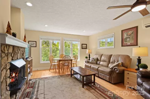 143 Hawks Peak Ln, Seven Devils, NC 28604 photo 7