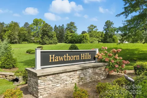 2 Riding Gate Rd, Hendersonville, NC 28791