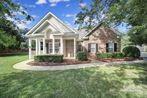 8712 Great Pine Ln, Huntersville, NC 28078