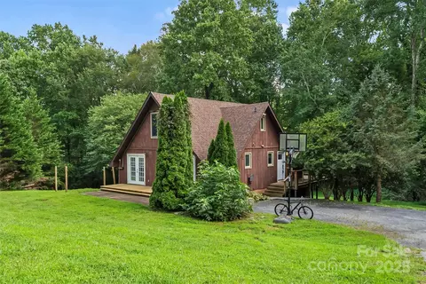 220 Shuping St, Morganton, NC 28655