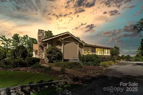 1134 N Rugby Rd, Hendersonville, NC 28791