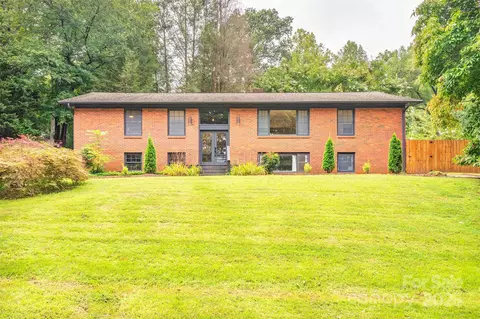 16 Beechwood Rd, Asheville, NC 28805