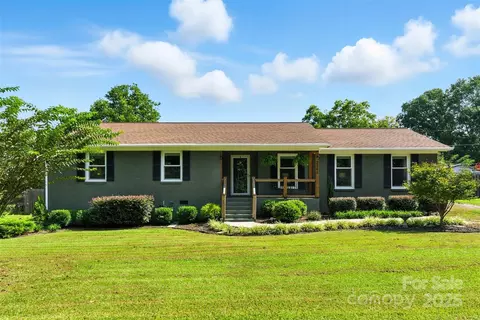 2565 Oxford Cir, Lancaster, SC 29720