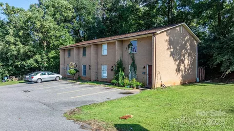 103 Ramsey St, Morganton, NC 28655