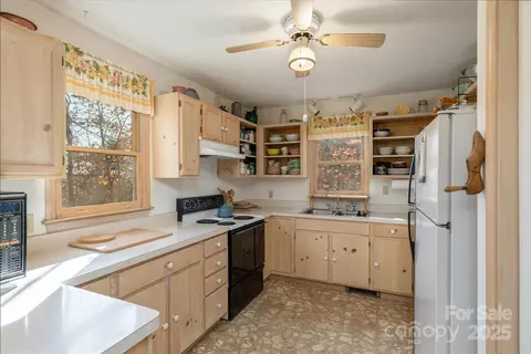2355 Round Mountain Rd, Brevard, NC 28712 photo 11
