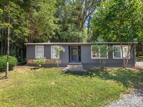15 Lawterdale Rd, Asheville, NC 28804