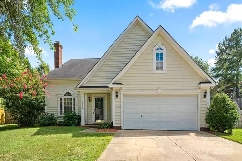 9033 Blueshot Ct, Charlotte, NC 28273
