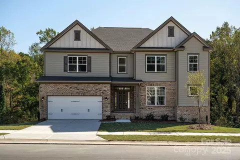 210 E Warfield Dr, Mooresville, NC 28115