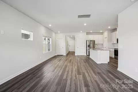 Living - 1540 31st Ne St NE, Conover, NC 28613 photo 1 of 2