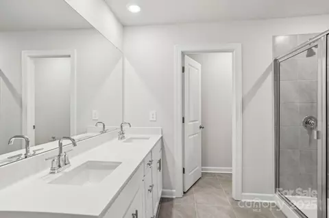 Bath - 1540 31st Ne St NE, Conover, NC 28613 photo 2 of 3