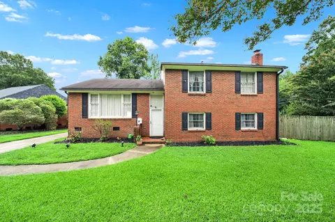 5300 Grafton Dr, Charlotte, NC 28215