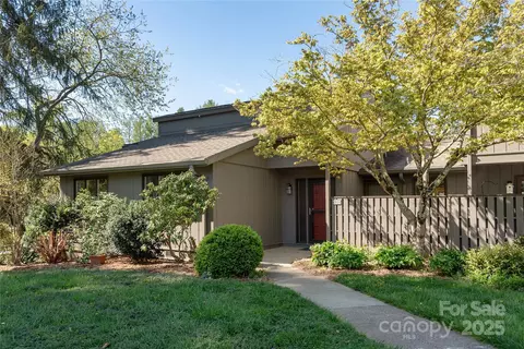 530 Crowfields Ln, Asheville, NC 28803