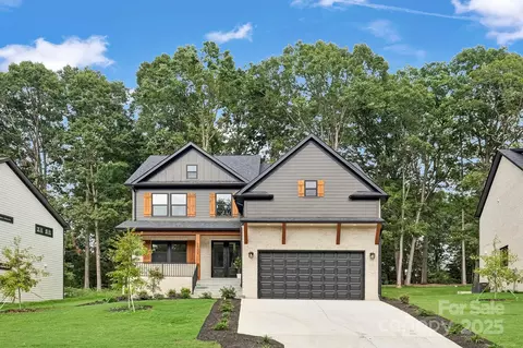 16321 Riverpointe Dr, Charlotte, NC 28278