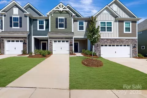 3208 Lilac Grove Dr, Charlotte, NC 28269