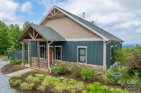 381 Scenic Overlook Dr, Nebo, NC 28761