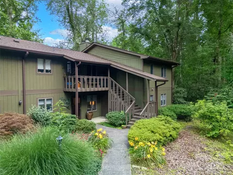 167 Essex Cir, Brevard, NC 28712