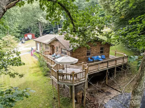 518 Julia Ln, Maggie Valley, NC 28751