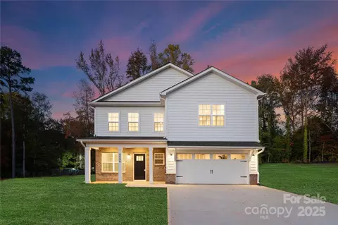 9705 Forest Dr, Charlotte, NC 28216