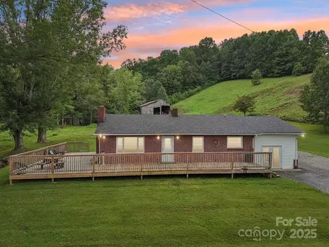 514 Mine Branch Rd, Burnsville, NC 28714