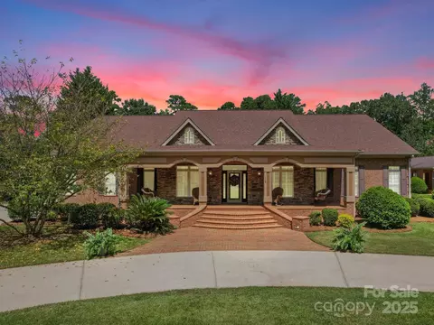 118 Lennox Dr, Wadesboro, NC 28170