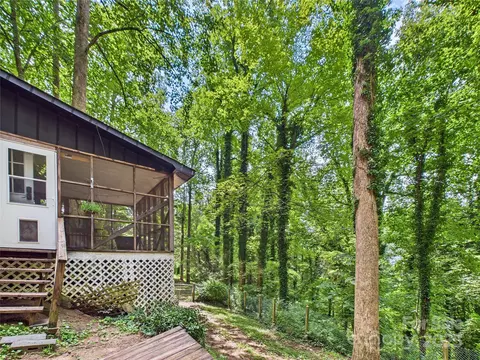 Exterior - 199 Upper Bat Cave Dr, Hendersonville, NC 28792 photo 4 of 8