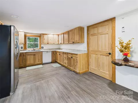 Kitchen - 199 Upper Bat Cave Dr, Hendersonville, NC 28792 photo 1 of 3