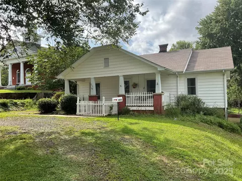 402 Connelly Springs Sw Rd SW, Lenoir, NC 28645