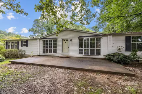 Exterior - 573 Deep Gap Loop Rd, Flat Rock, NC 28731 photo 1 of 2