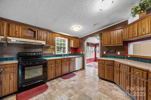 Kitchen - 573 Deep Gap Loop Rd, Flat Rock, NC 28731 photo 1 of 1