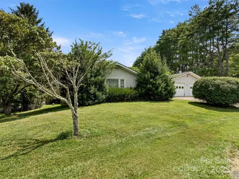 55 Dock Ratcliffe Rd, Waynesville, NC 28786