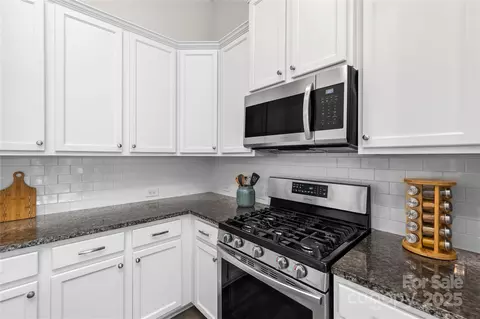 Kitchen - 4515 Dover Ct, Denver, NC 28037 photo 4 of 4