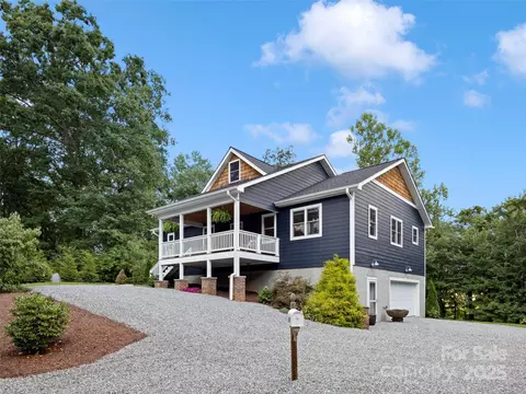 269 Adams Dr, Clyde, NC 28721