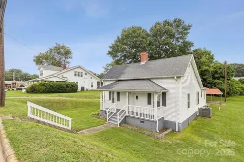 105 E Catawba E St E, Belmont, NC 28012