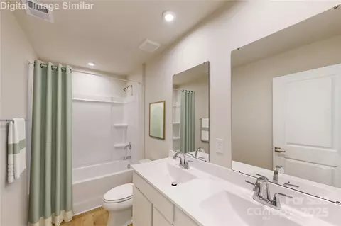 Bath - 3229 Riverbend St, Hickory, NC 28602 photo 1 of 1