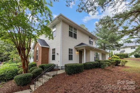 4282 Melrose Club Dr, Matthews, NC 28105