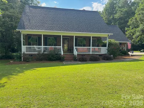 912 Redwood Ln, Chester, SC 29706