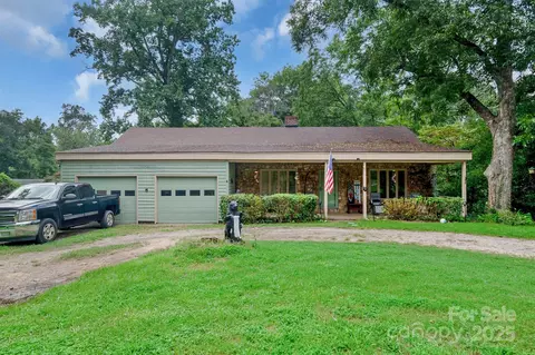 1262 Lawrence Rd, Clover, SC 29710